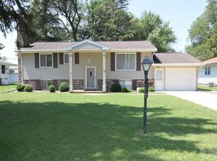11 Spruce Dr, Eagle Grove, IA 50533