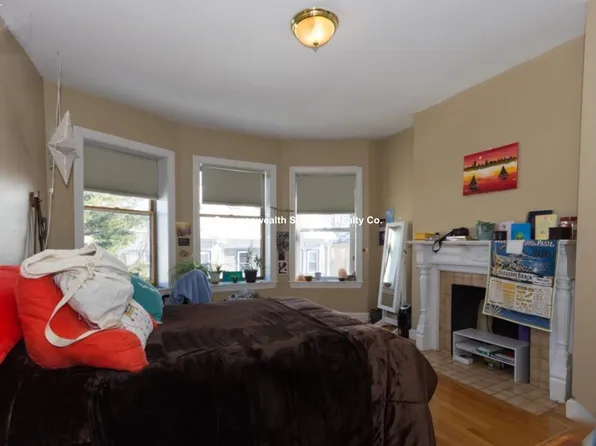 17 Highgate St, Boston, MA