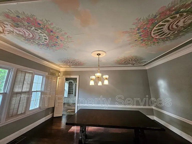 1214 N Pershing Ave — Photo 30