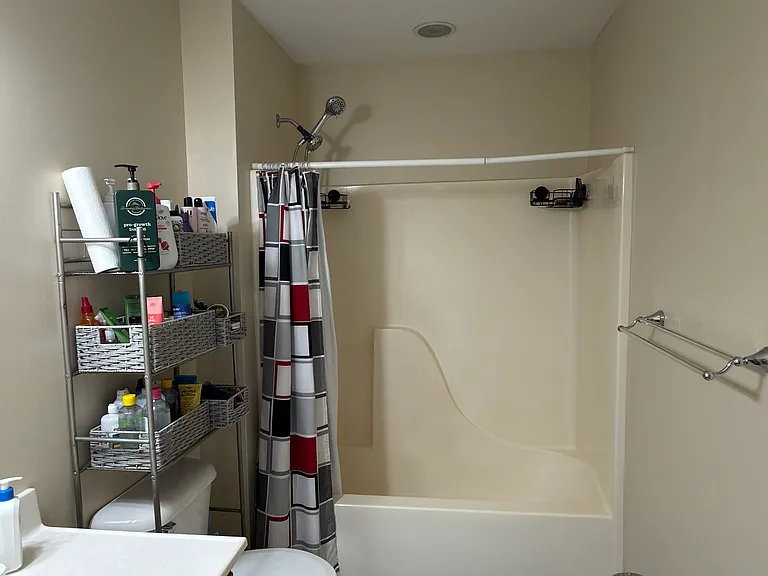 525 Pointe Dr — Photo 11