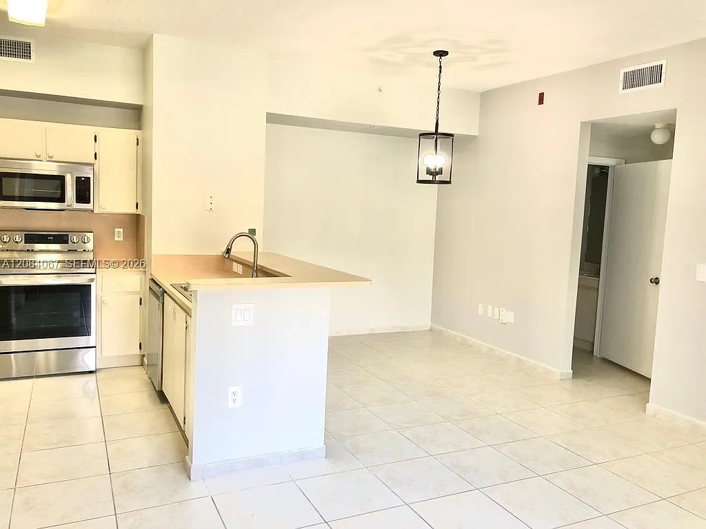 Palm Gardens At Doral 1 — Photo 1