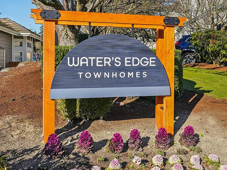 Water's Edge Townhomes — Photo 27