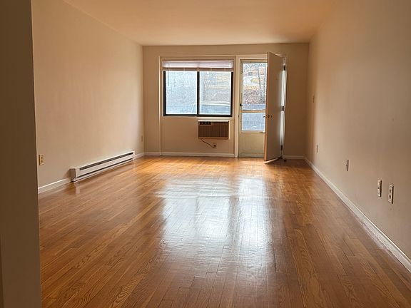 4th image of 1 Station St APT G3