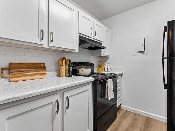2nd image of 1642 Lomaland Dr #2263