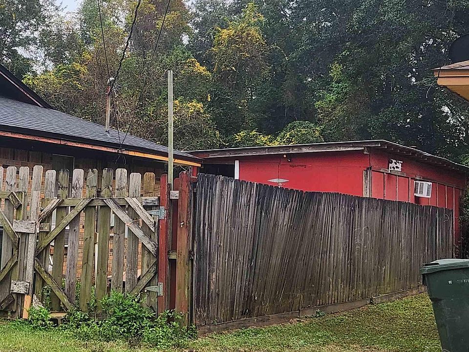 2nd image of 2817 Old Chemstrand Rd