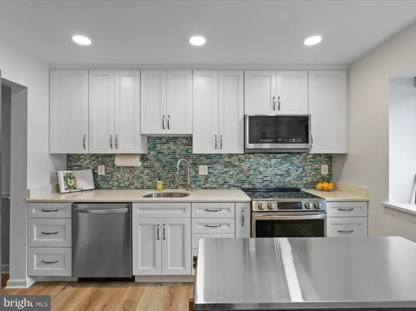 2848 Jermantown Rd, Oakton, VA 22124