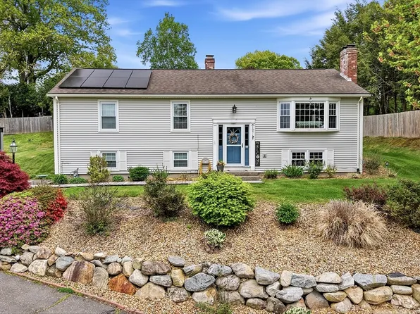 107 Colony Dr, East Longmeadow, MA 01028