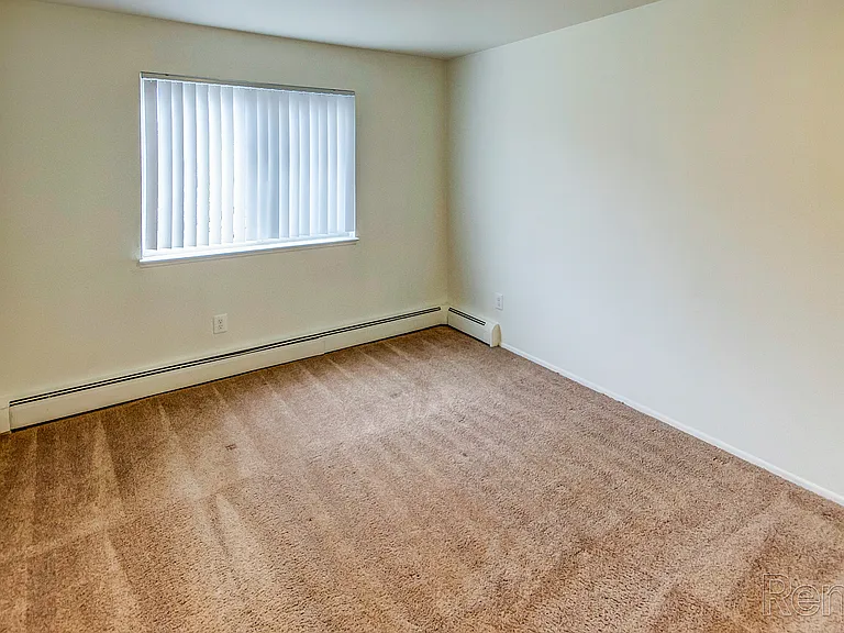 Wagon Wheel Apartments — Photo 12