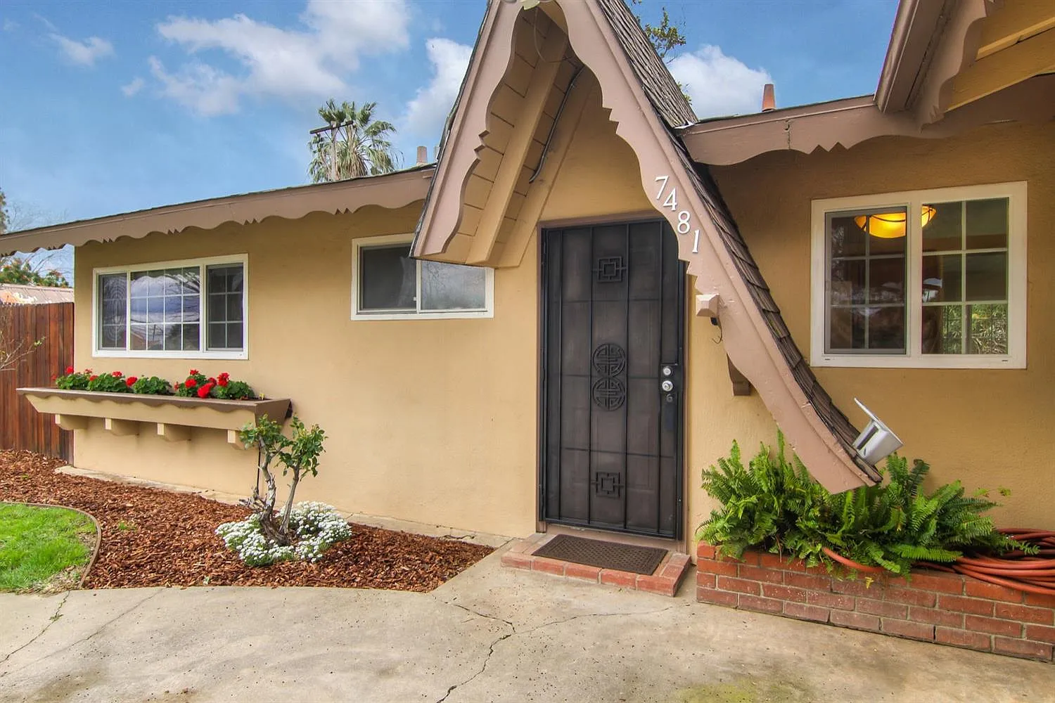 7481 Evening Way photo 1