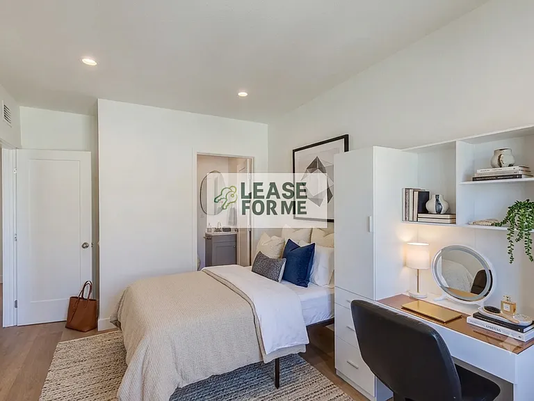 1279 W 38th St — Photo 3