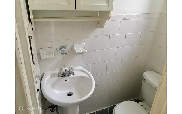 Rented by Douglas Elliman | media 17