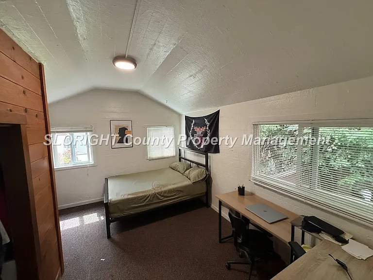 1243 Bond St — Photo 6