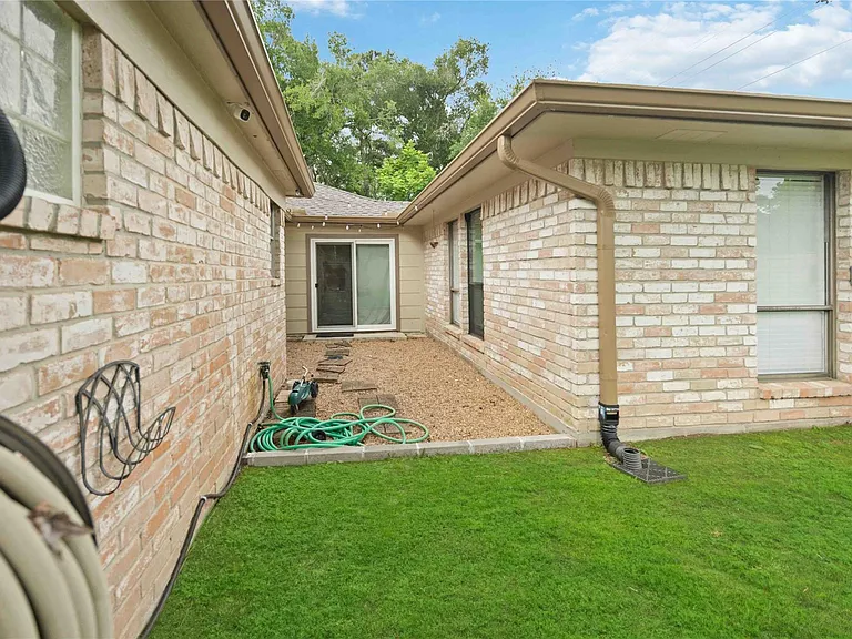 19302 Forest Fern Ct — Photo 26