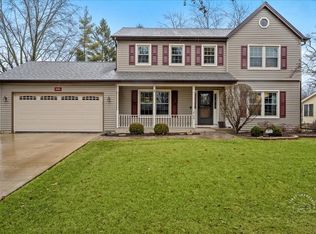 2724 Midland Dr, Naperville, IL
