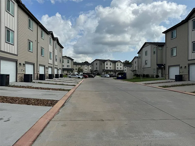 12603 Telge Rd #16-D — Photo 15