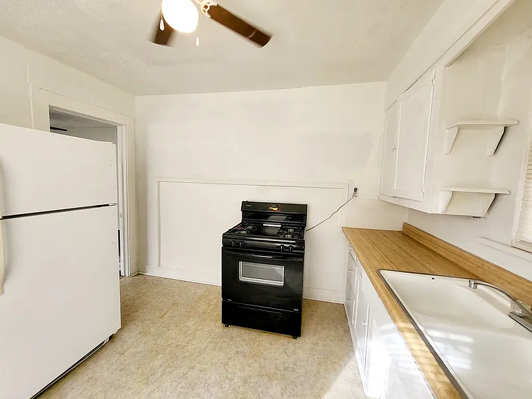 1007 S Main St #A — Photo 15