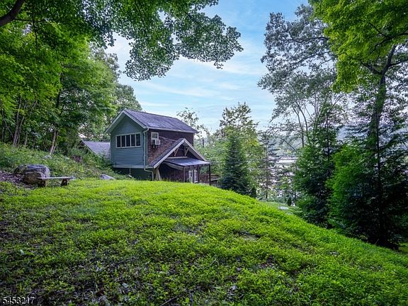4th image of 118 Lakeside Dr