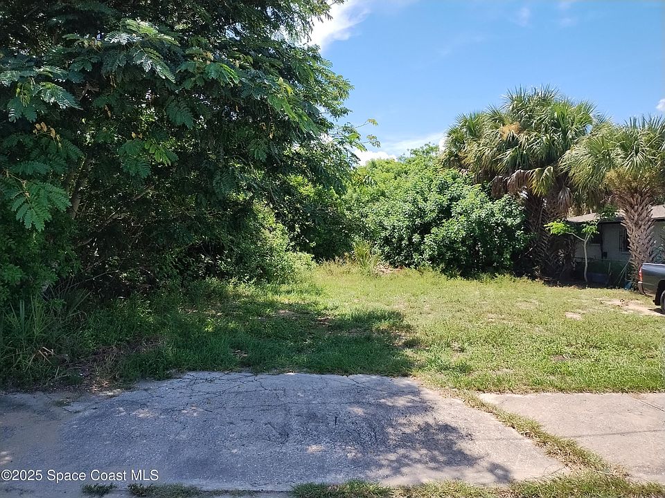 2nd image of 817 Paw Paw St