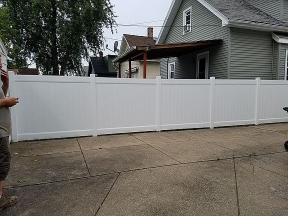 4th image of 269 Parkwood Ave