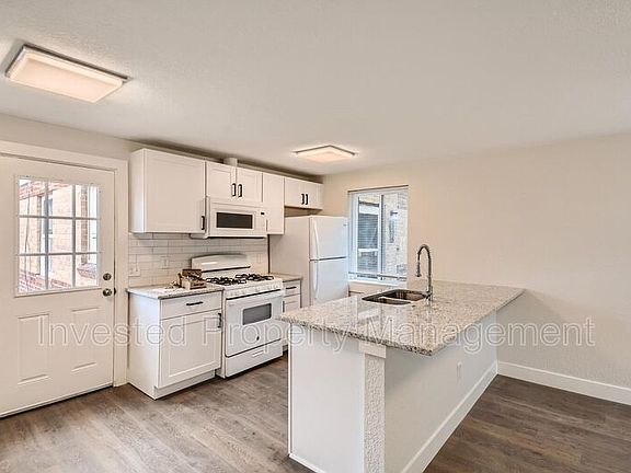 3rd image of 1534 N Verbena St