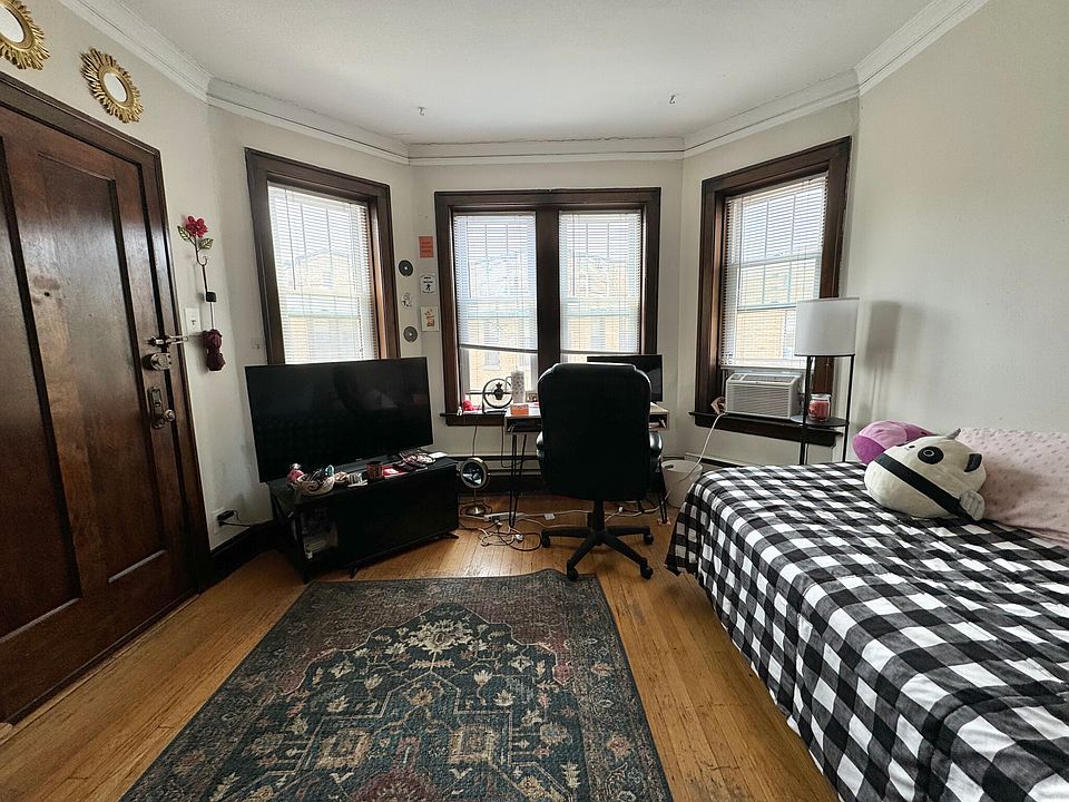 1st image of 3815 N Greenview Ave #3821-2W