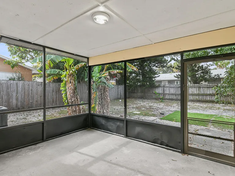 8401 SE Sunset St — Photo 21
