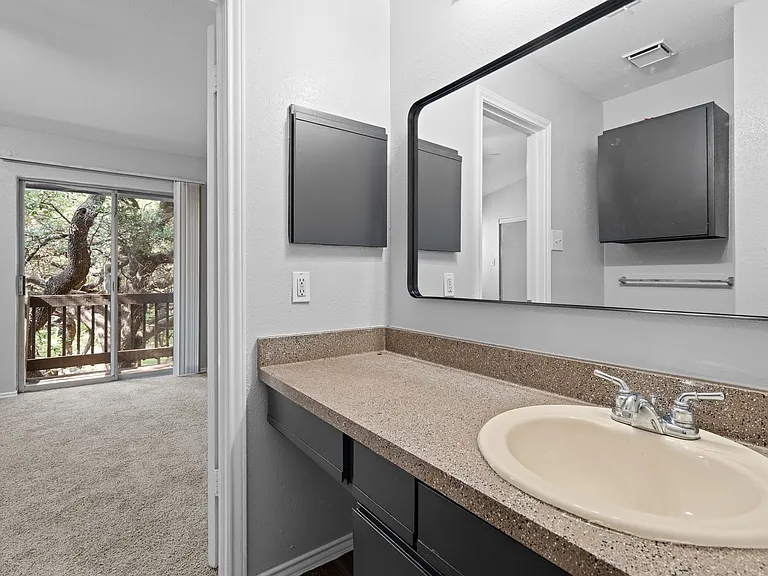 1815 River Crossing Cir #D — Photo 25