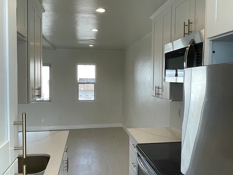 229 Bicknell Ave #205 — Photo 18