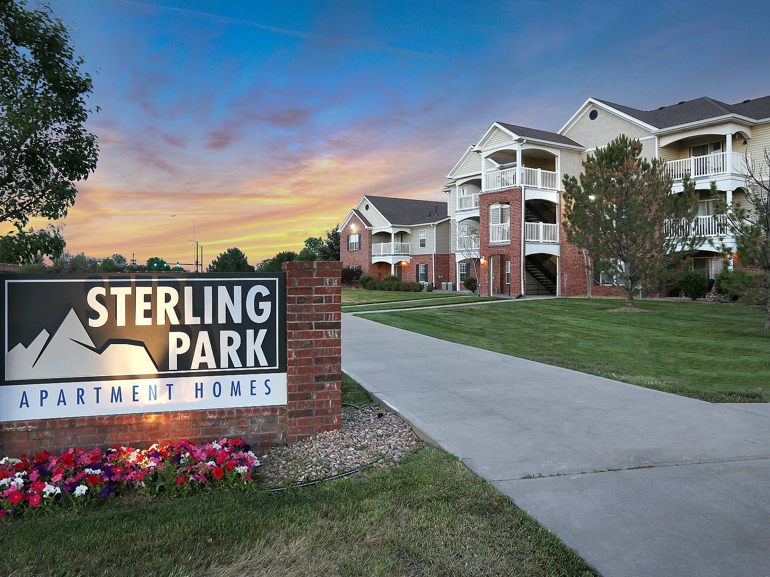 Sterling Park Apartments — Photo 1