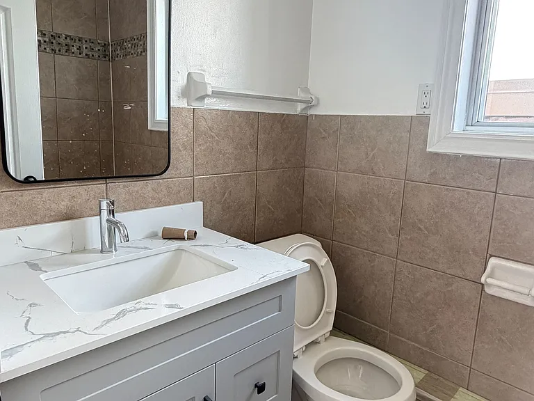 247 Belgravia Ave #2 — Photo 4
