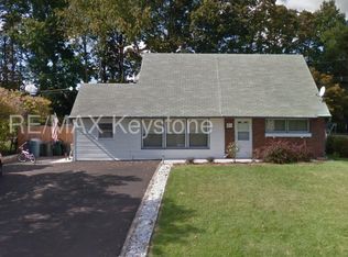 81 Hedge Rd, Levittown, PA 19056