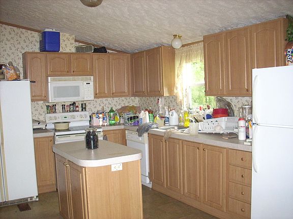 5th image of 1125 Valley Dr