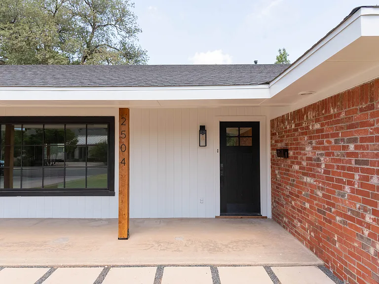 2504 Sinclair Ave — Photo 24
