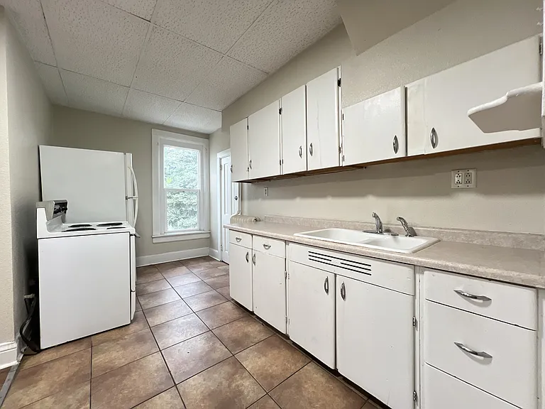 1008 Rhomberg Ave #1010 — Photo 3