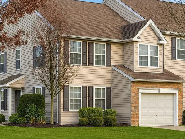 361 Hidden Dr, Blackwood, NJ 08012