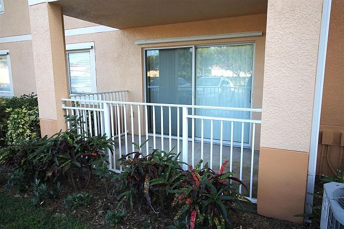 1st image of 301 SW Palm Dr APT 103