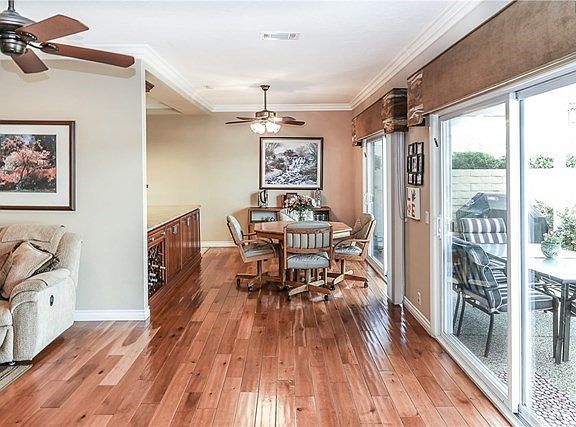 Open area looking to the eating area from the entry