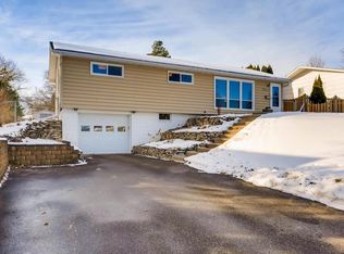 2801 Kyle Ave N, Golden Valley, MN 55422