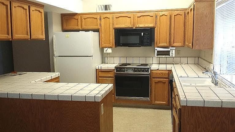 2nd image of 1305 Fremont Ave