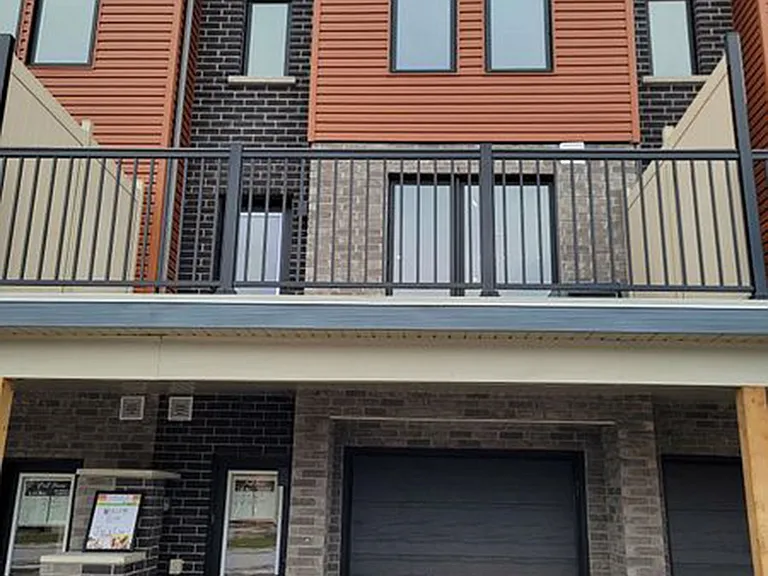 27 Fairlane Ave — Photo 3