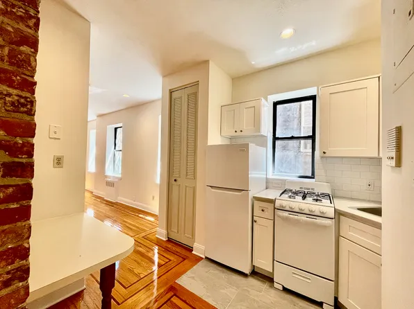 207 East 29th Street image 1 of 7