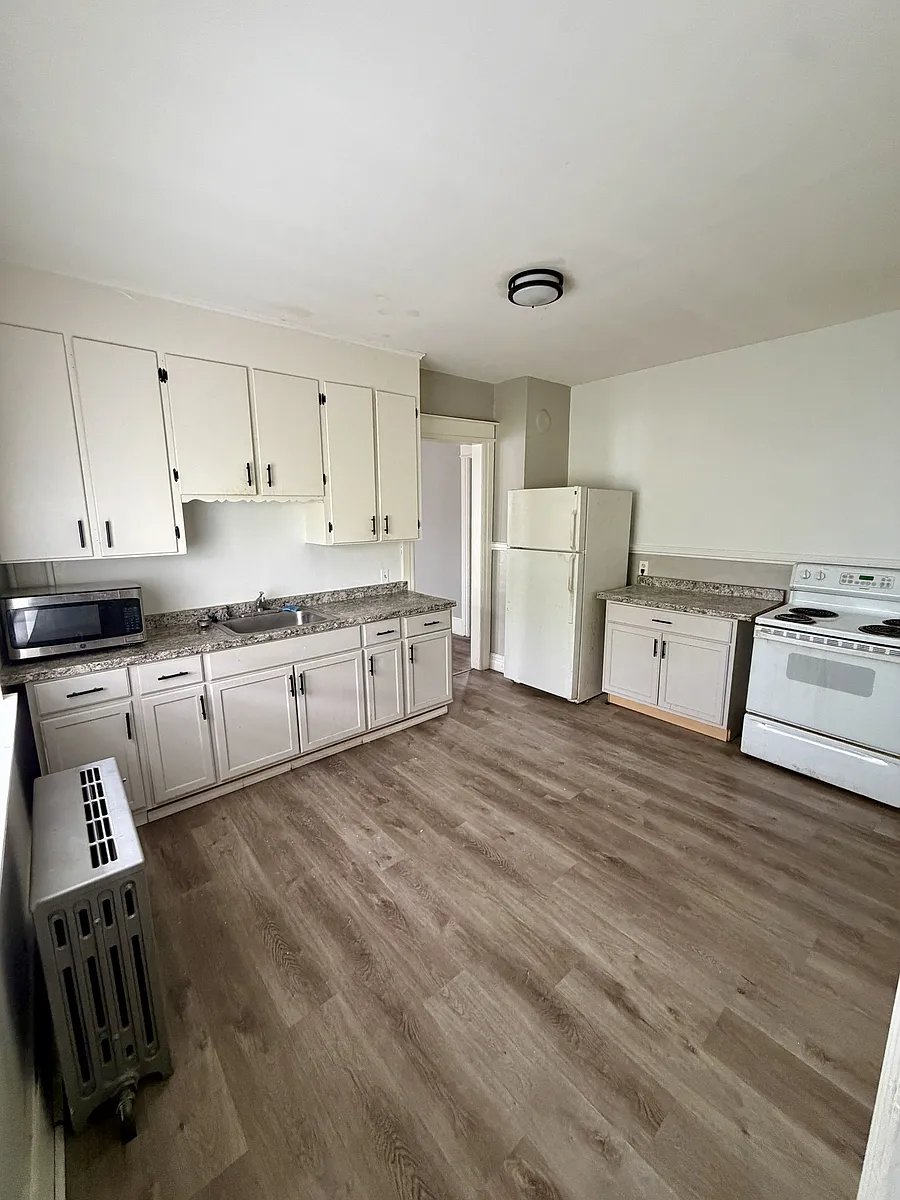 Building Photo - 58-60 Sidney St #58