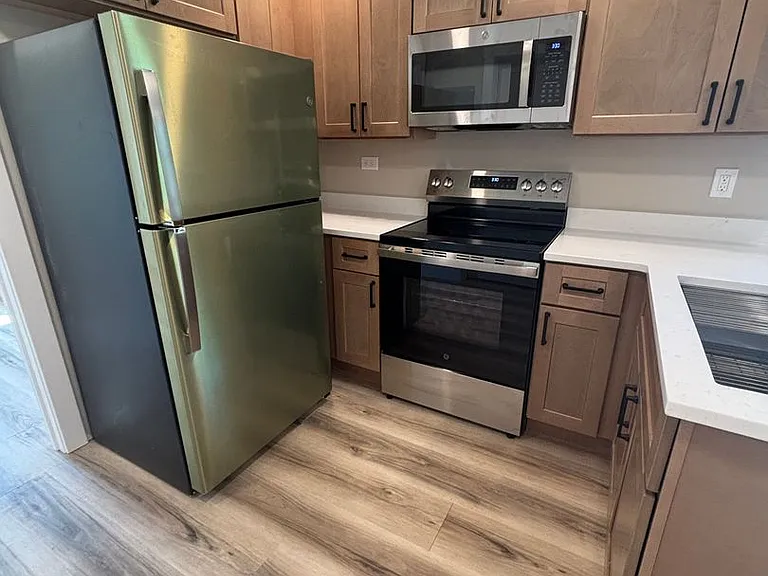 106 E Sycamore St — Photo 11