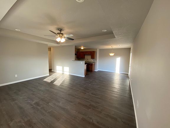 2nd image of 530 Cottonwood Cir