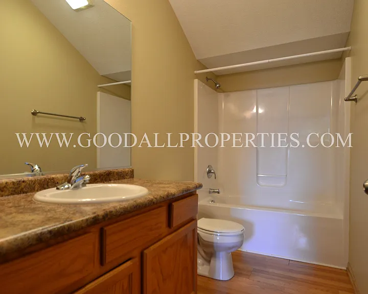 15207 Townsend Ave — Photo 9