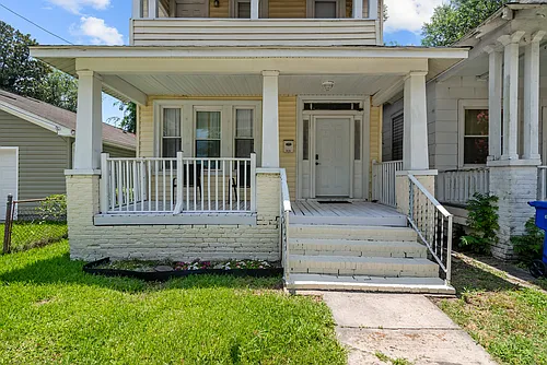 635 W 29th St Photo 1