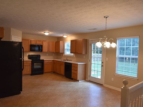 2nd image of 1404 Schley Pl