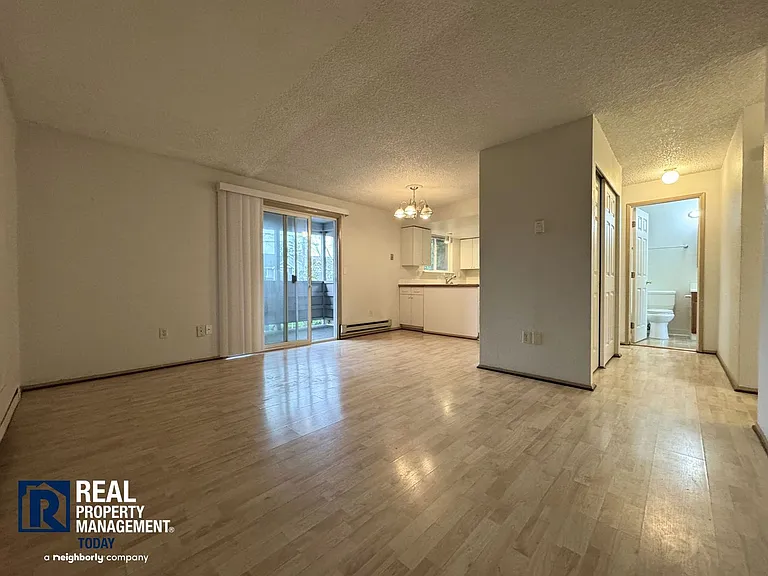 DB&D Realty LLC - 4016 — Photo 14
