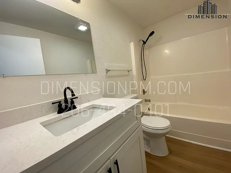 Beautiful one-bedroom and two-bedroom apartments in Sumner! — Photo 50