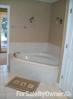 Master Bath : Garden Jetted Tub